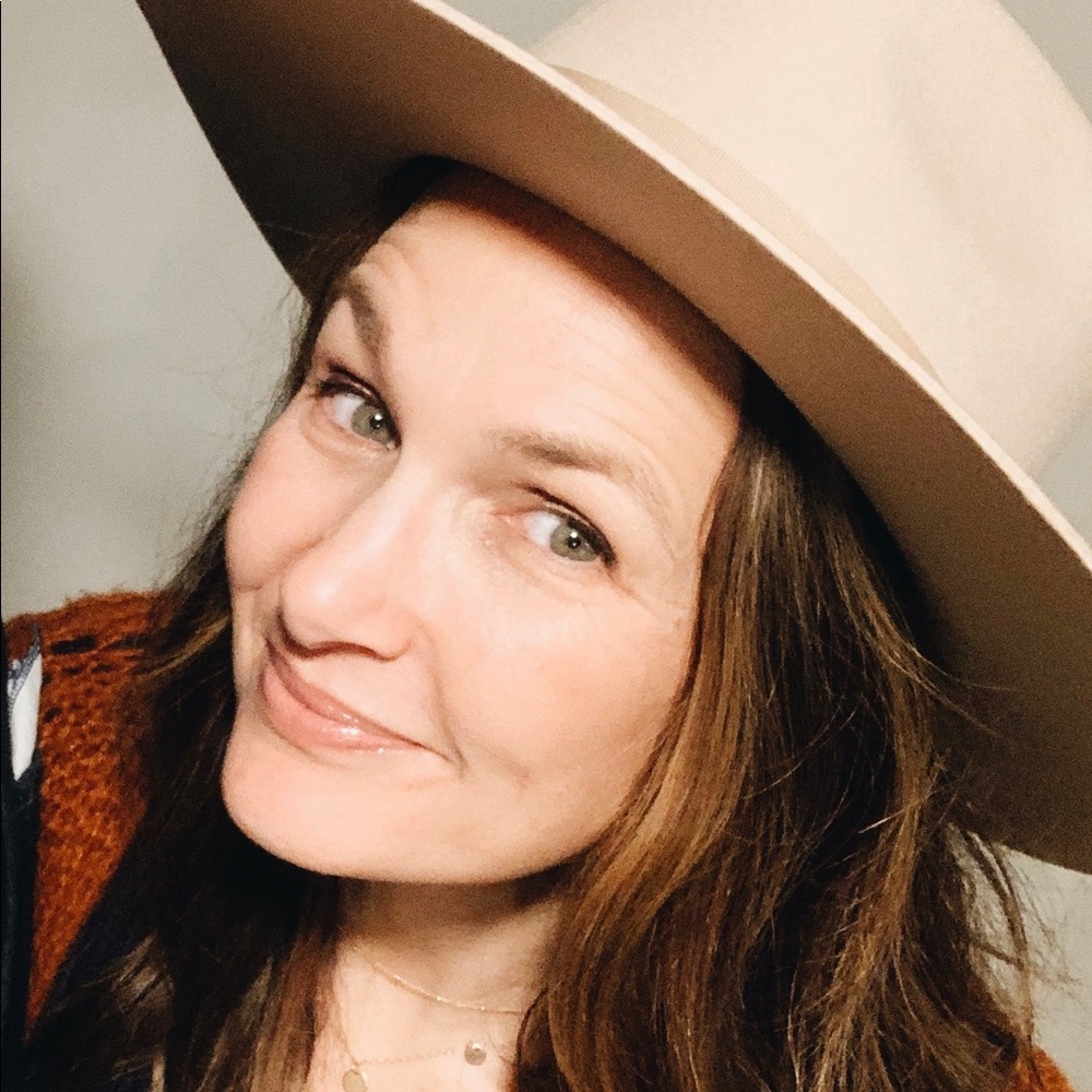 Meet your Posher, Nikole